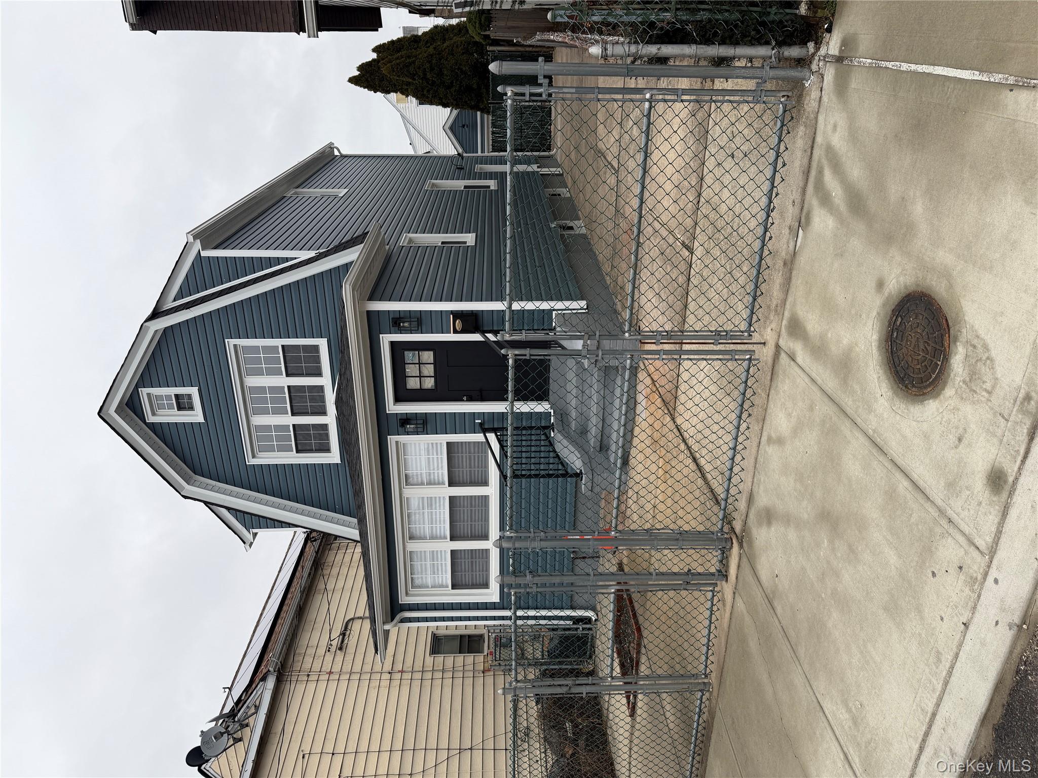 #1 photo, 22404 95th Avenue, 皇后区 Queens Village , NY 11429