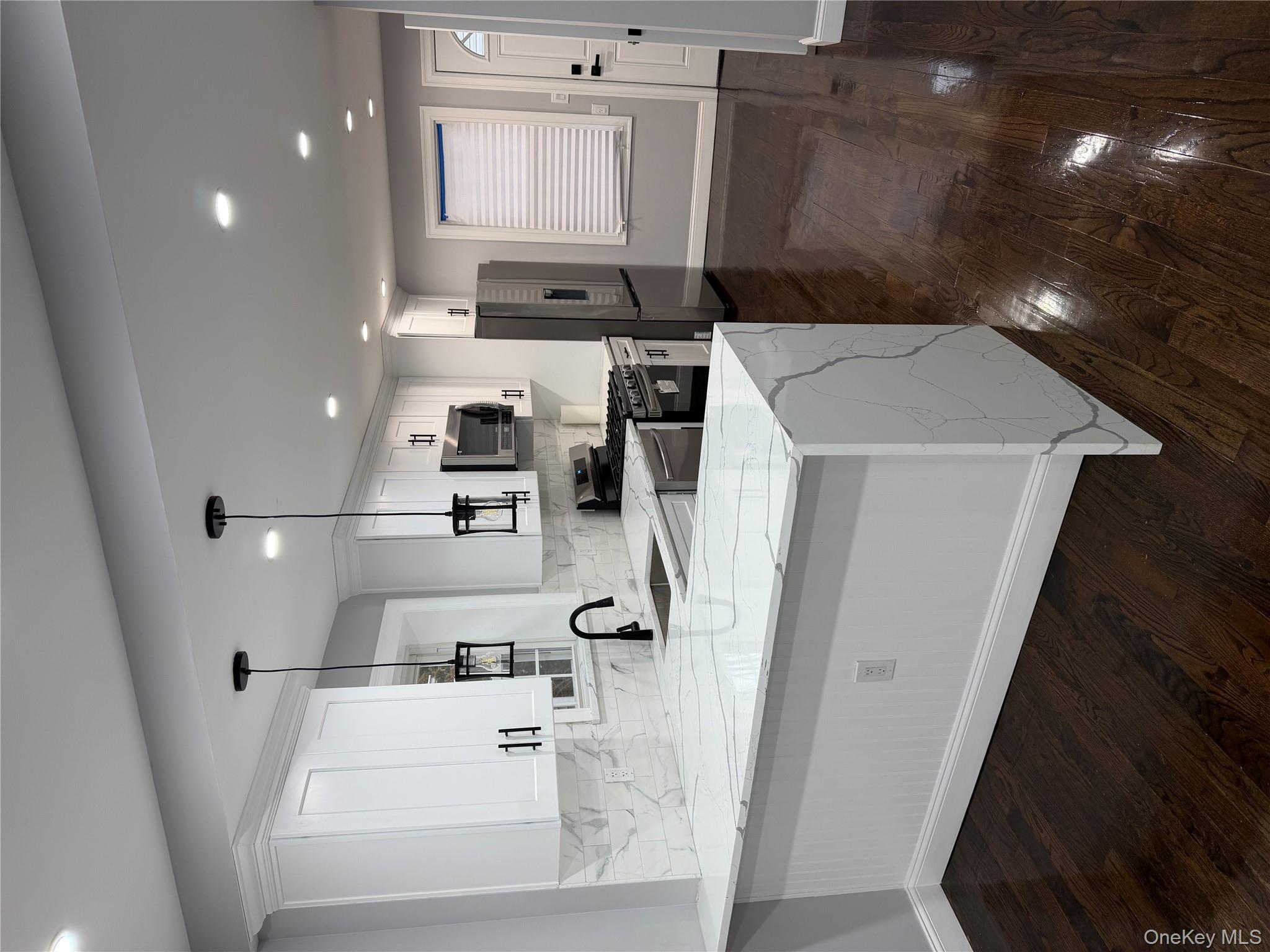 #4 photo, 22404 95th Avenue, 皇后区 Queens Village , NY 11429