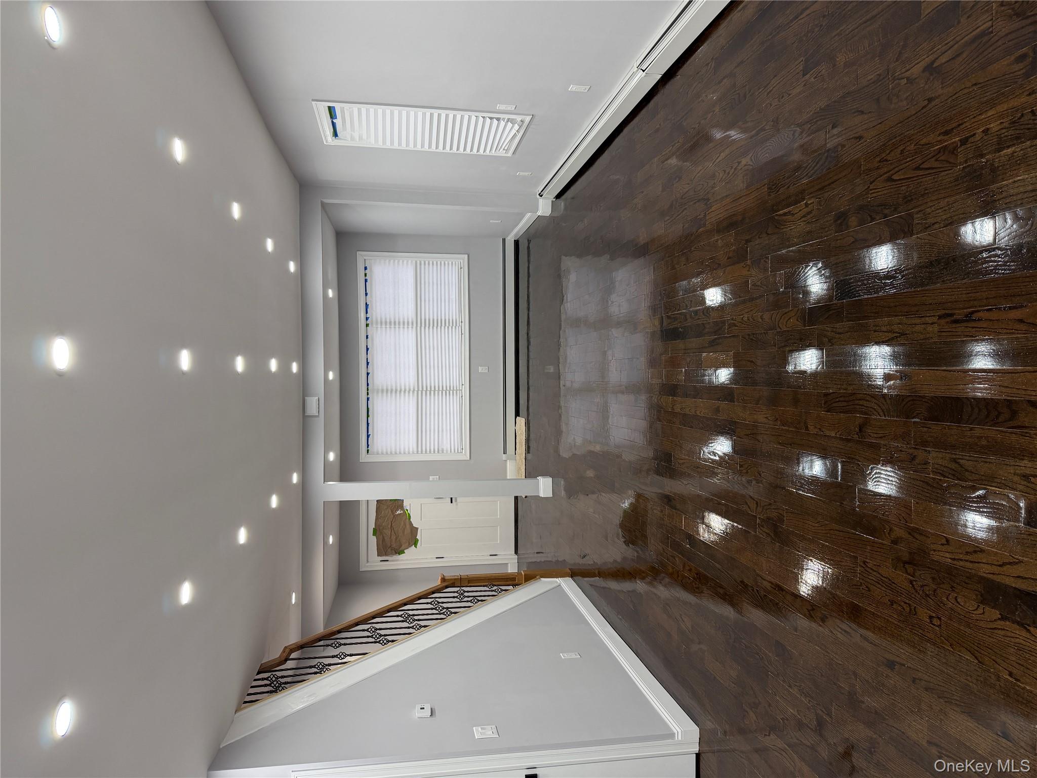 #5 photo, 22404 95th Avenue, 皇后区 Queens Village , NY 11429