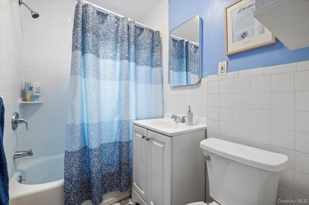 #18 photo, 43-25 218th Street, Bayside , NY 11361