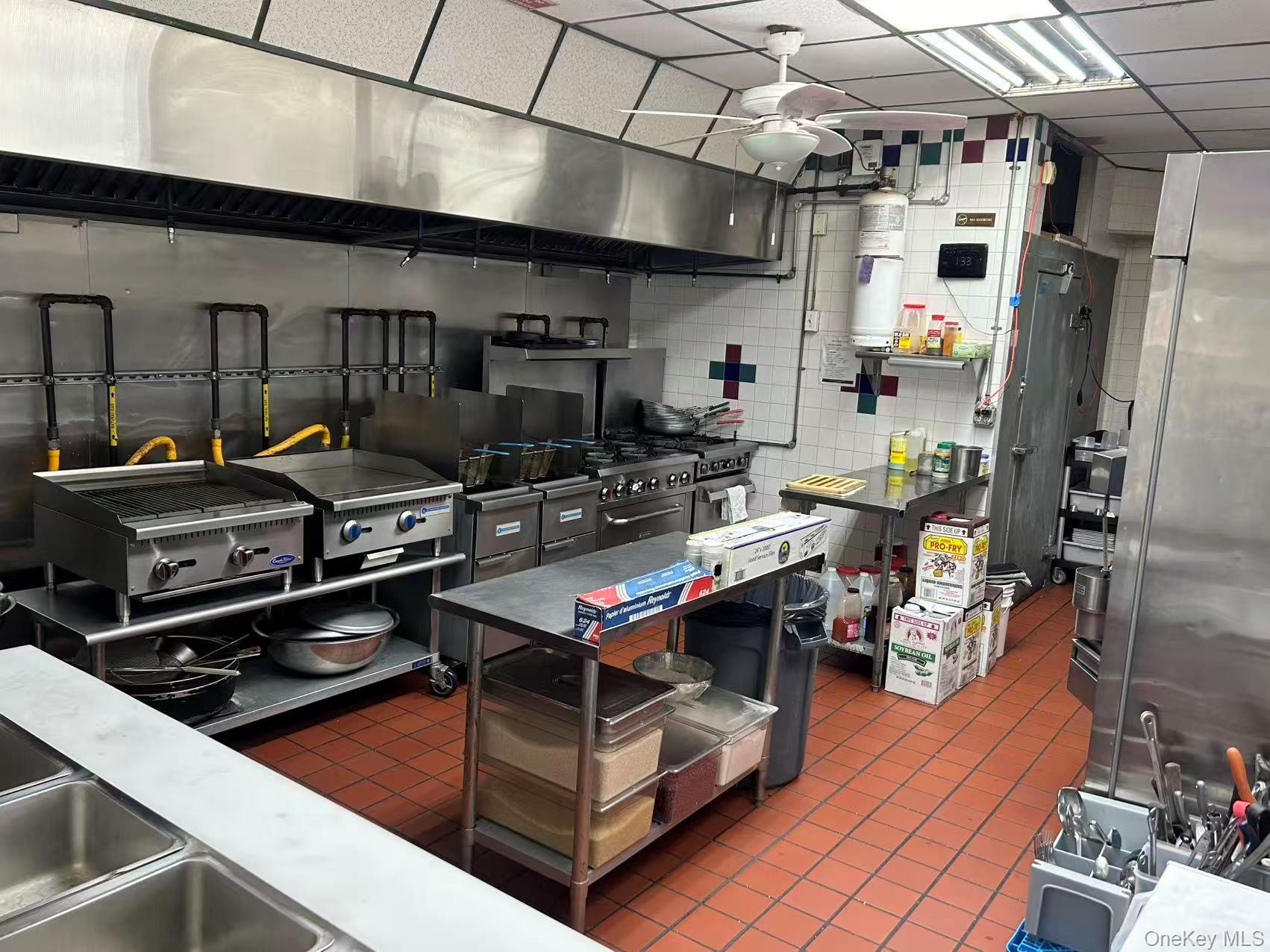 #13 photo, 77-02 164 Street, 皇后区 新鲜草原 Fresh Meadows , NY 11366