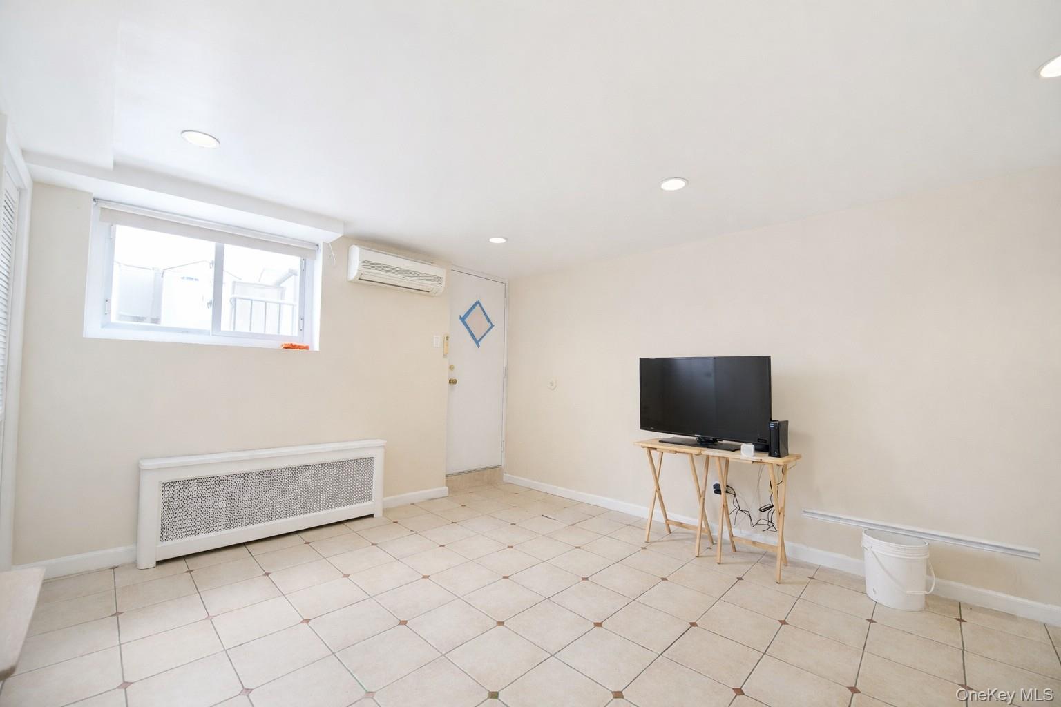 #13 photo, 6701 Eliot Avenue, Middle Village , NY 11379