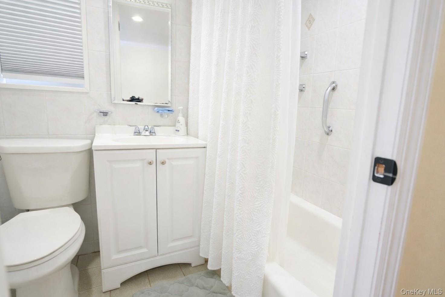 #4 photo, 6701 Eliot Avenue, Middle Village , NY 11379