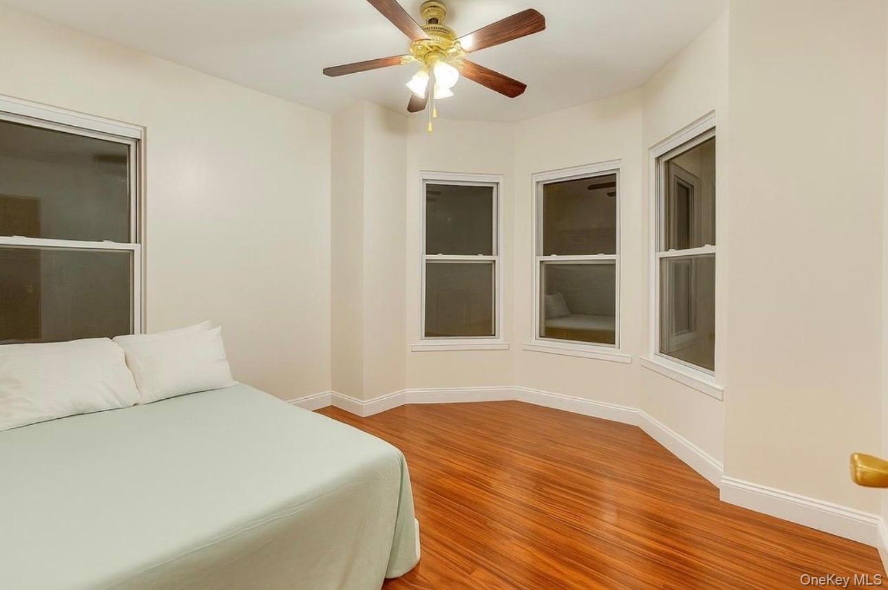 #1 photo, 557 Van Nest Avenue, 브롱크스 Bronx , NY 10460