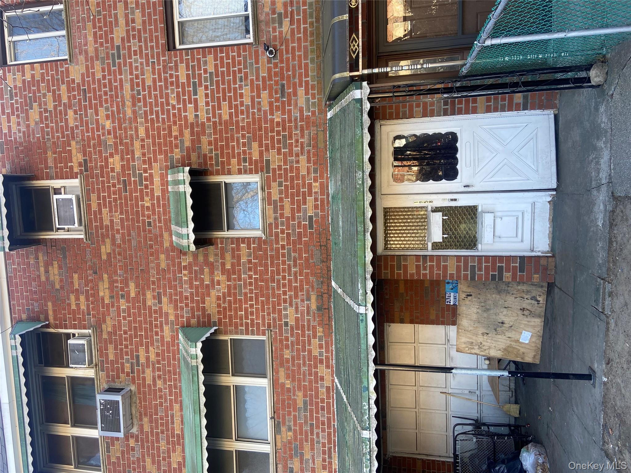 #1 photo, 1958 Burke Avenue, 브롱크스 Bronx , NY 10469