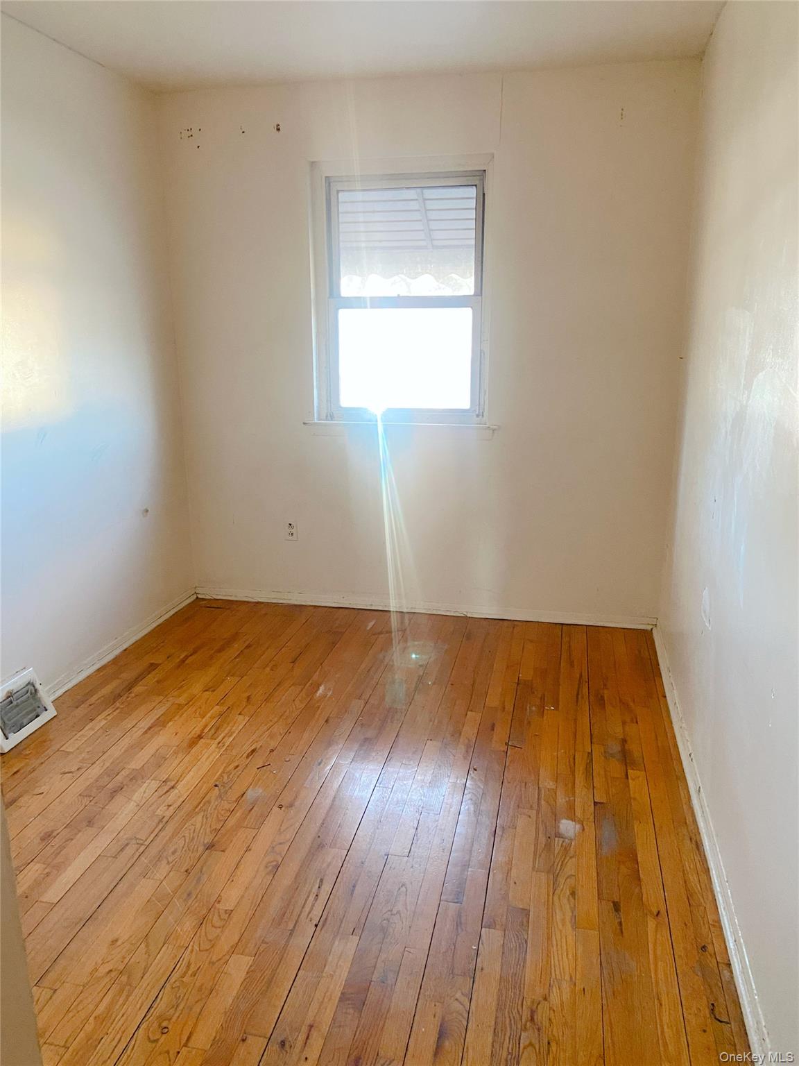 #2 photo, 1958 Burke Avenue, 브롱크스 Bronx , NY 10469