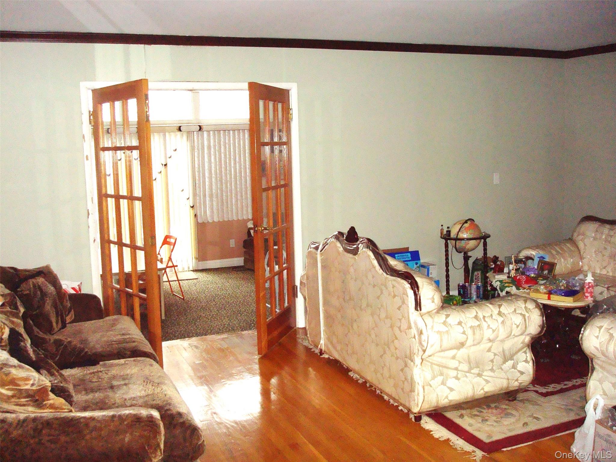 #3 photo, 1298 Birch Street, Uniondale , NY 11553