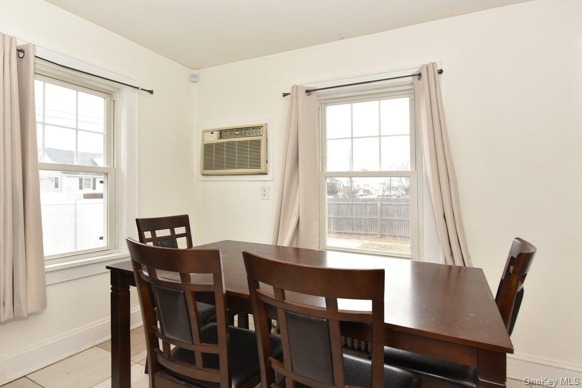 #11 photo, 116 15th Avenue, מחוז סאפוק West Babylon , NY 11704