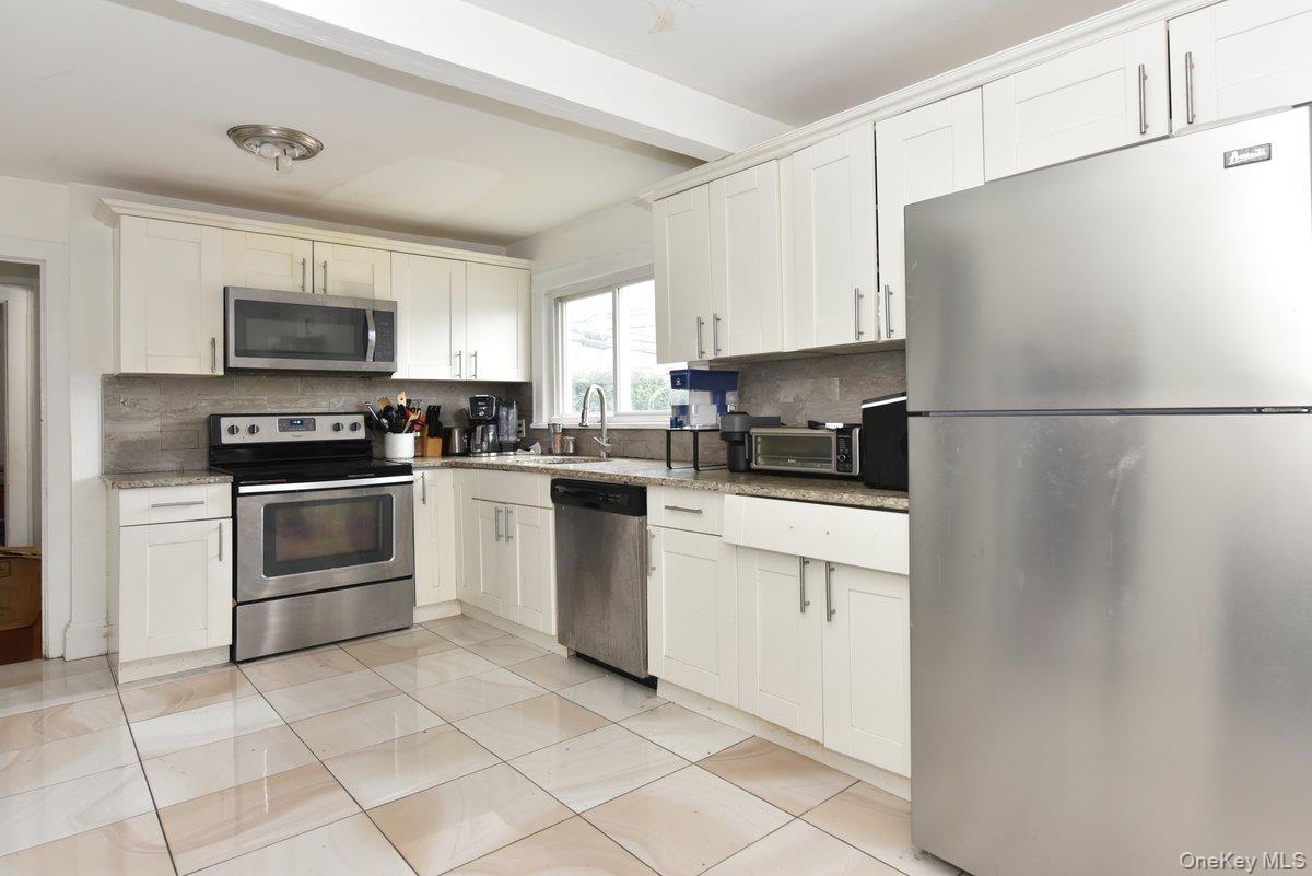 #14 photo, 116 15th Avenue, מחוז סאפוק West Babylon , NY 11704