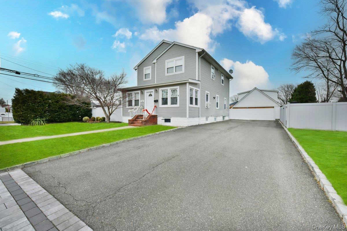 #3 photo, 116 15th Avenue, מחוז סאפוק West Babylon , NY 11704