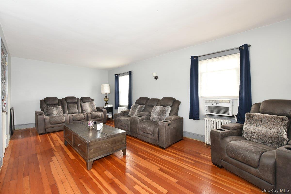 #7 photo, 116 15th Avenue, מחוז סאפוק West Babylon , NY 11704