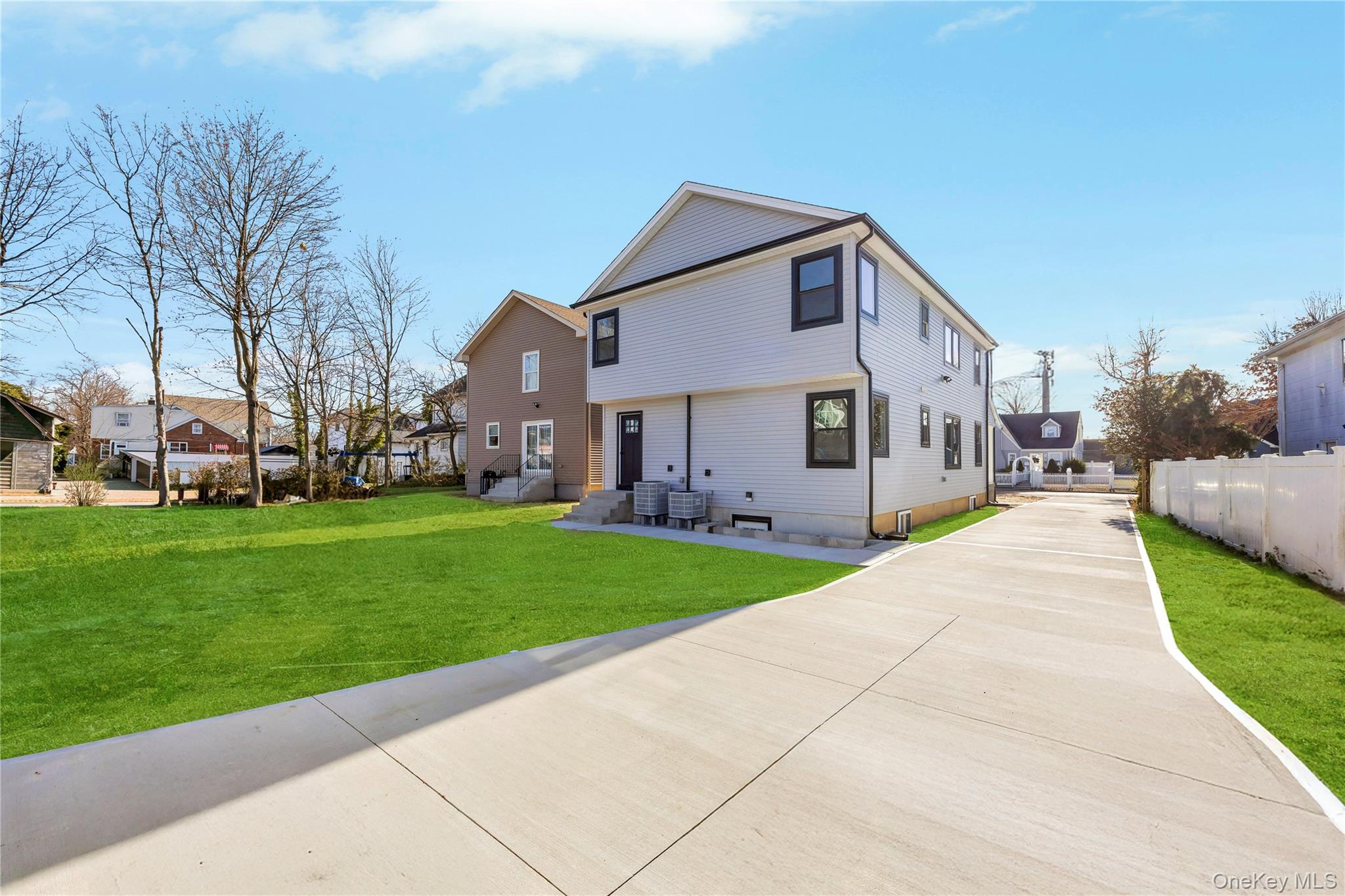 #1 photo, 119 E Fulton Avenue, Нассау ‖ Roosevelt , NY 11575