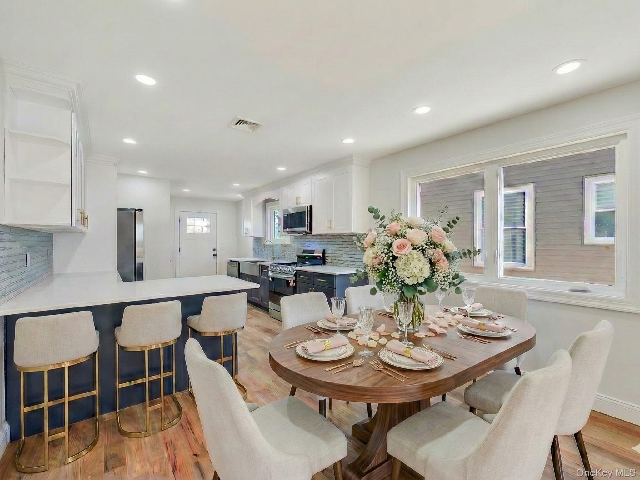 #4 photo, 119 E Fulton Avenue, Нассау ‖ Roosevelt , NY 11575