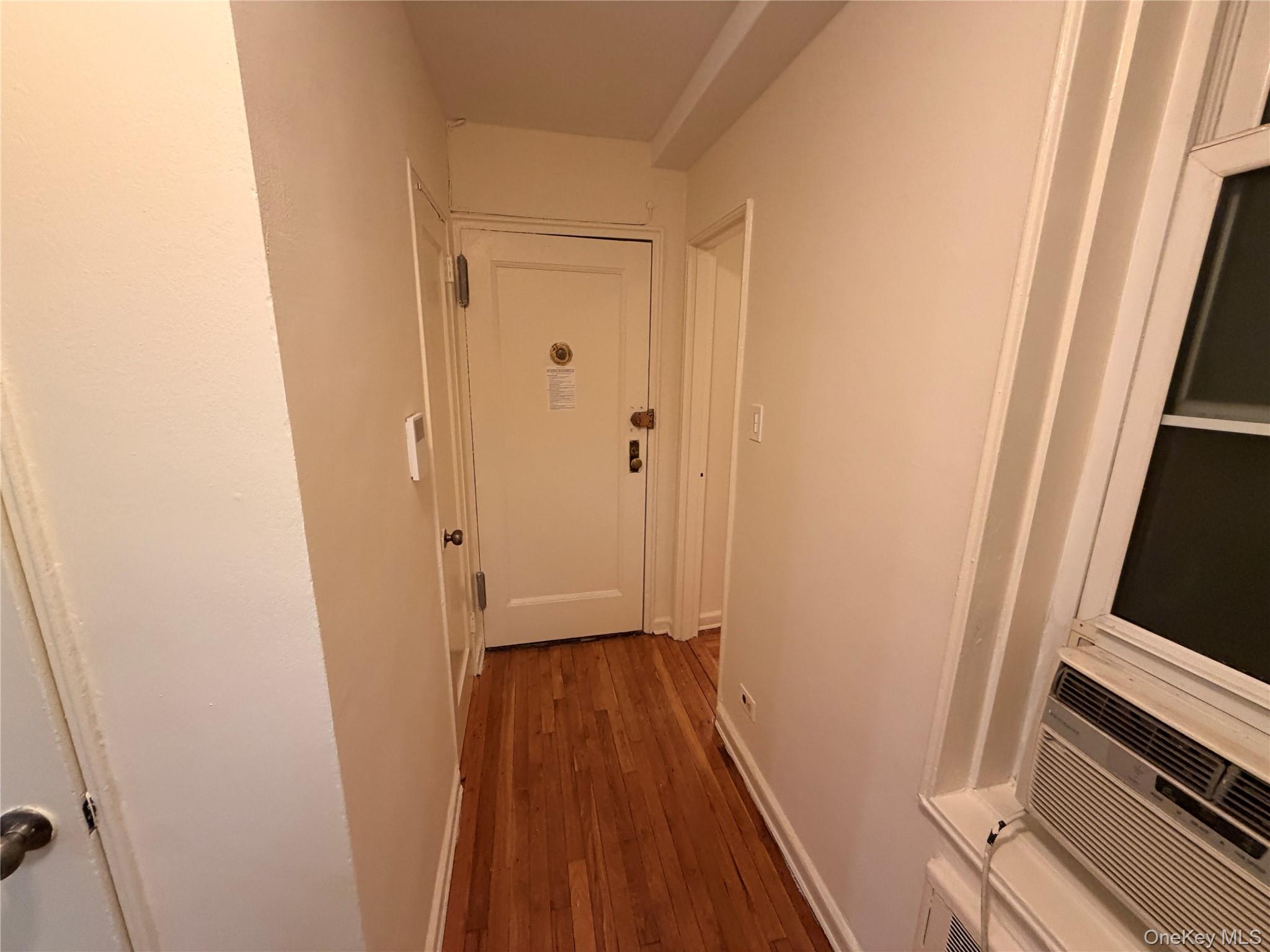 #12 photo, 140-18 Burden Crescent, 뉴욕퀸즈 Briarwood , NY 11435