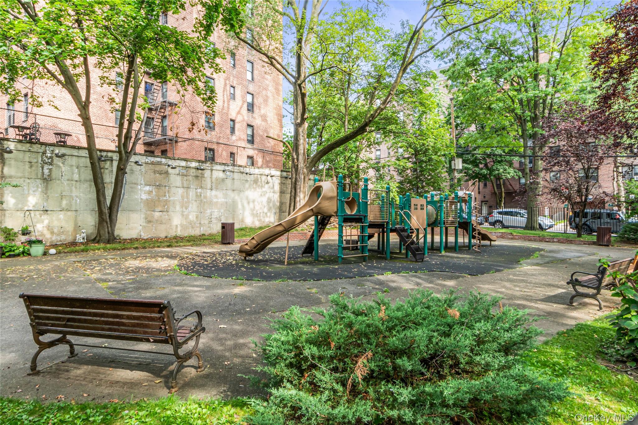 #18 photo, 140-18 Burden Crescent, 뉴욕퀸즈 Briarwood , NY 11435