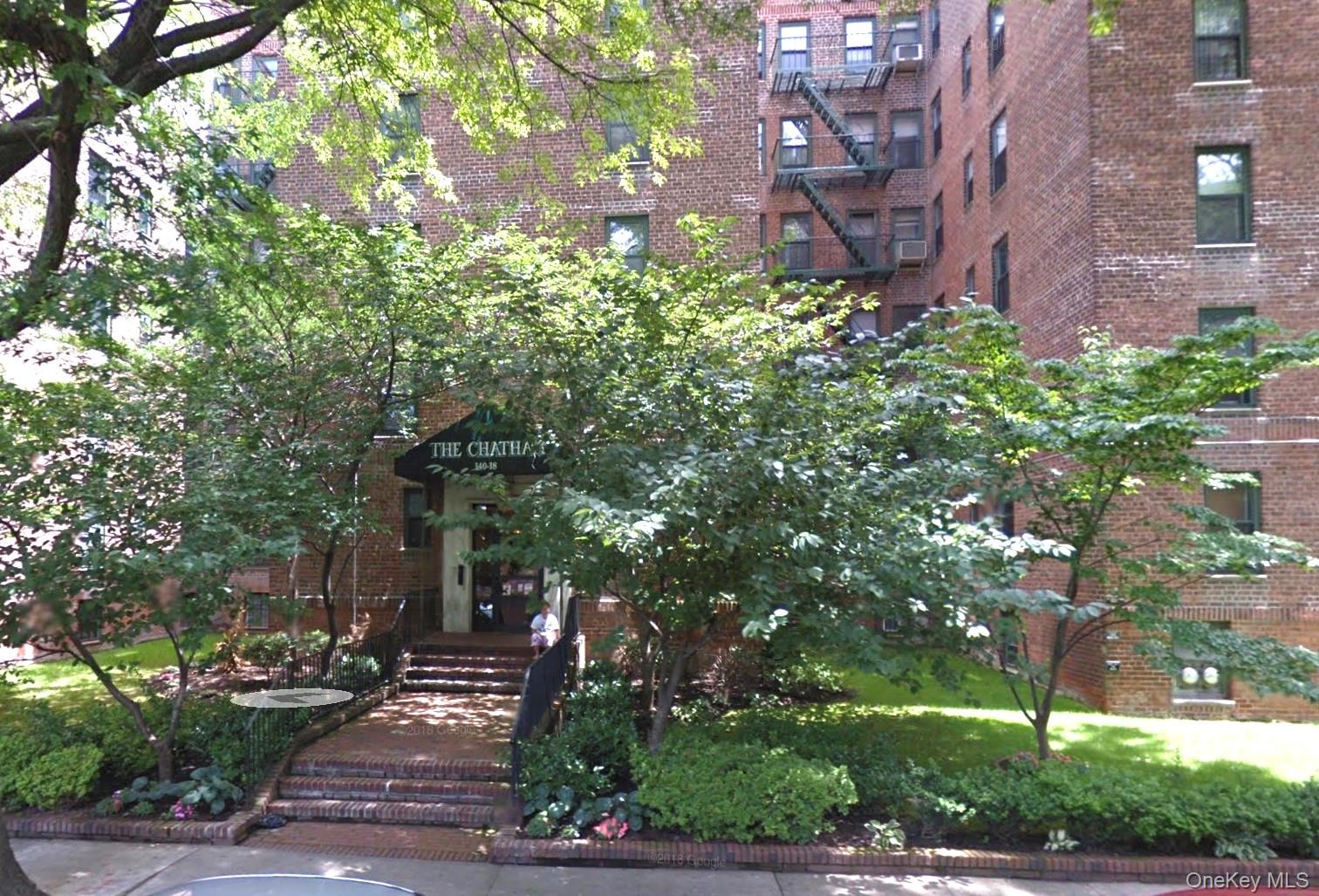 #2 photo, 140-18 Burden Crescent, 뉴욕퀸즈 Briarwood , NY 11435