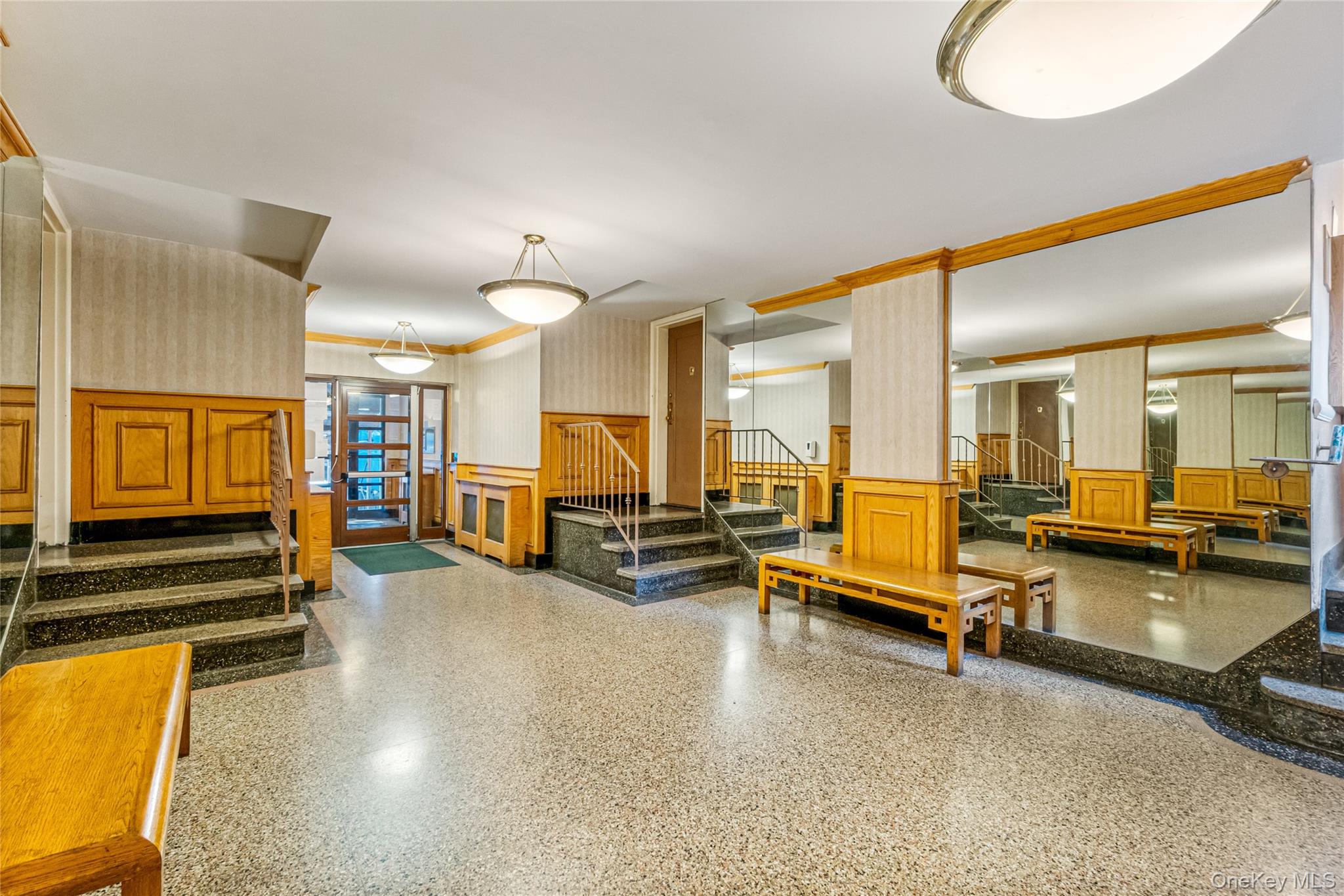 #3 photo, 140-18 Burden Crescent, 뉴욕퀸즈 Briarwood , NY 11435