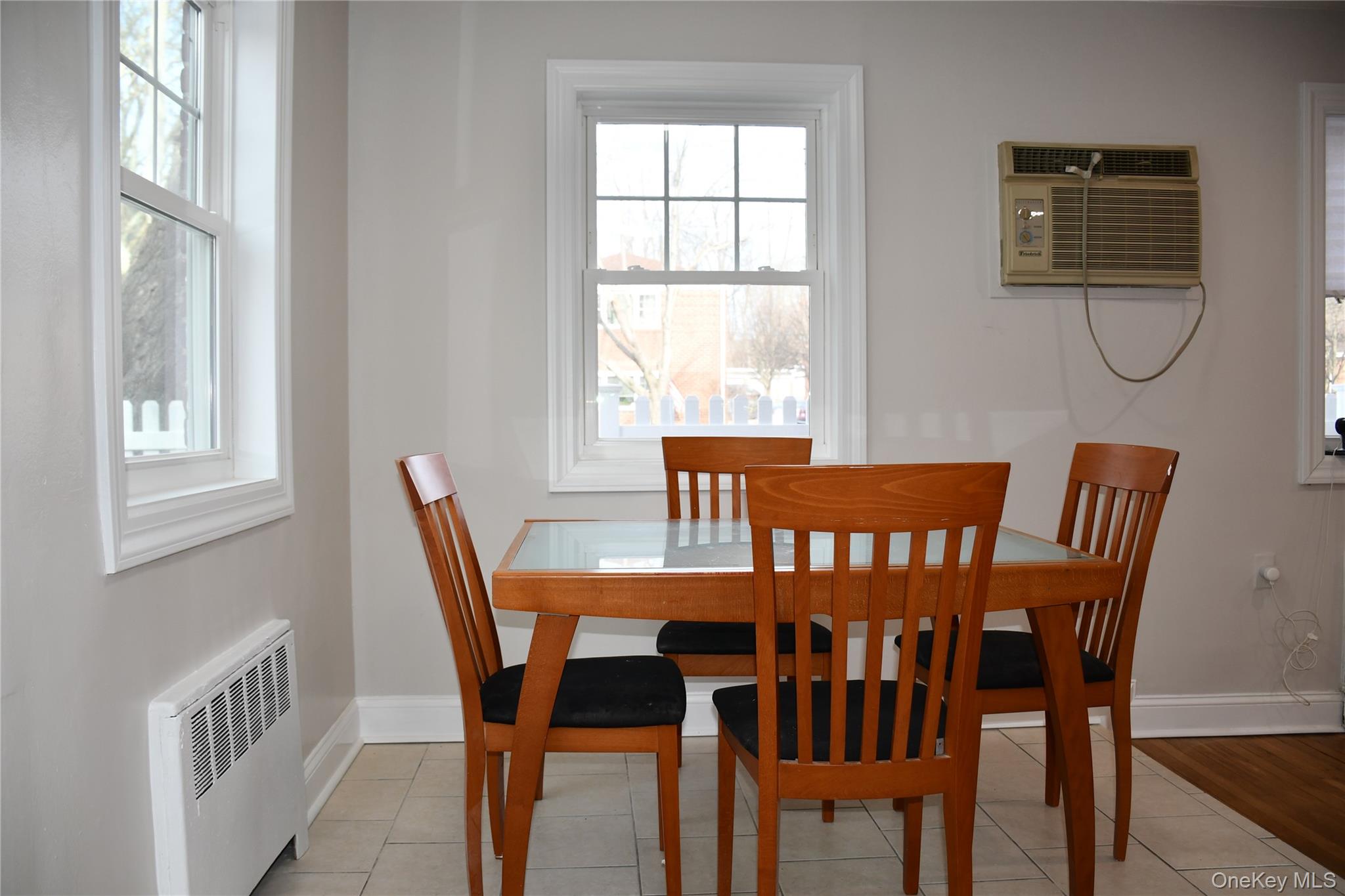 #13 photo, 224-38 Kingsbury Ave, Bayside , NY 11364