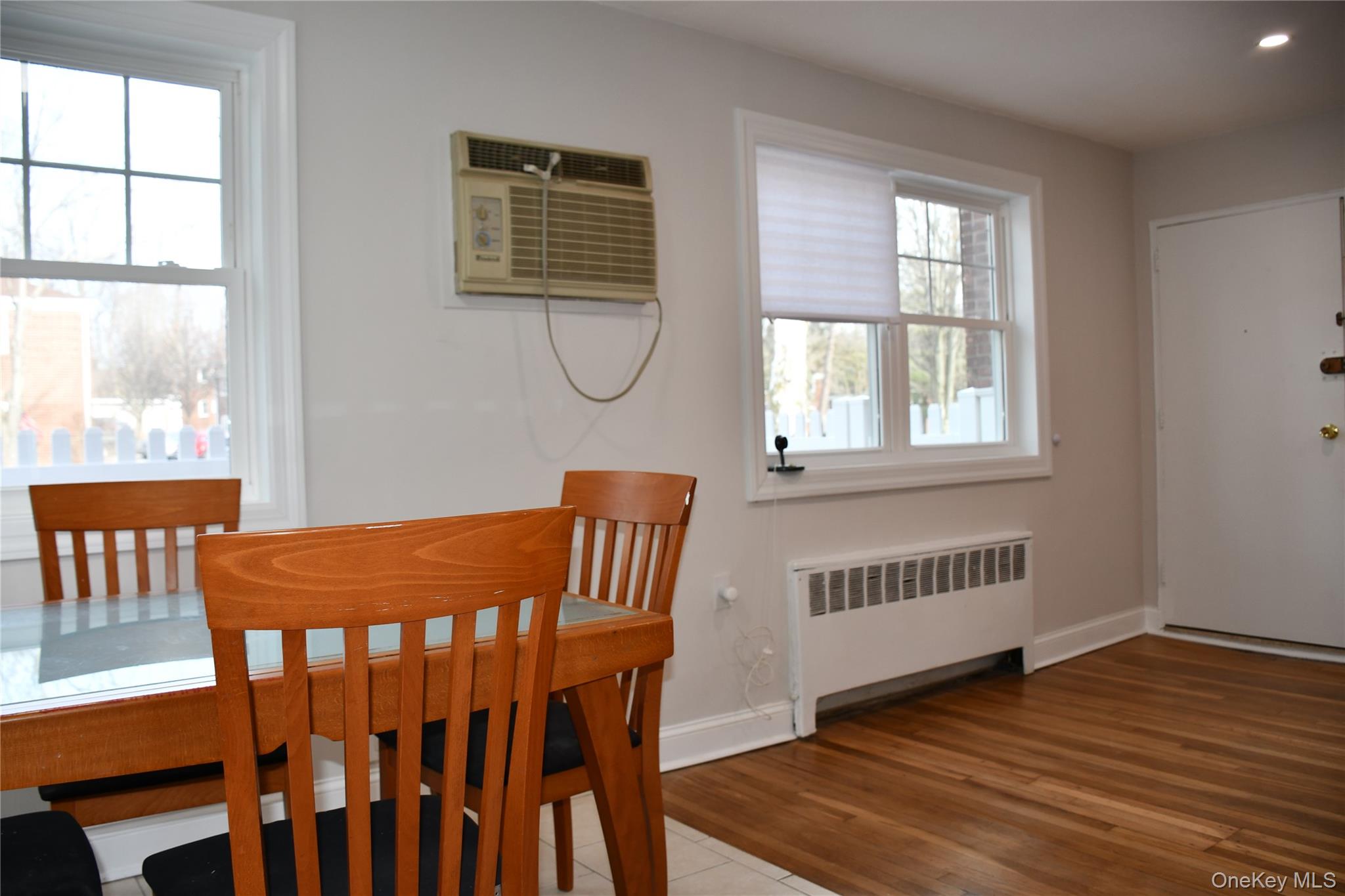 #14 photo, 224-38 Kingsbury Ave, Bayside , NY 11364