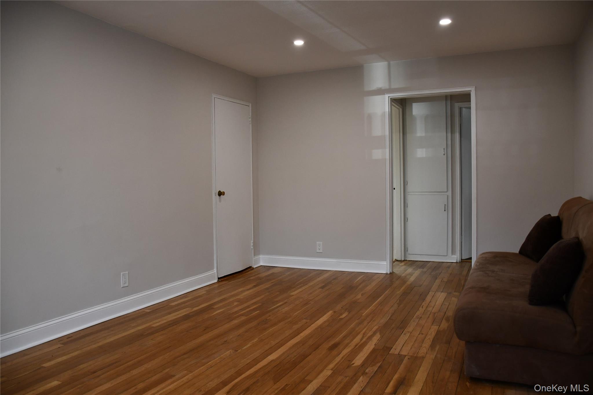 #16 photo, 224-38 Kingsbury Ave, Bayside , NY 11364