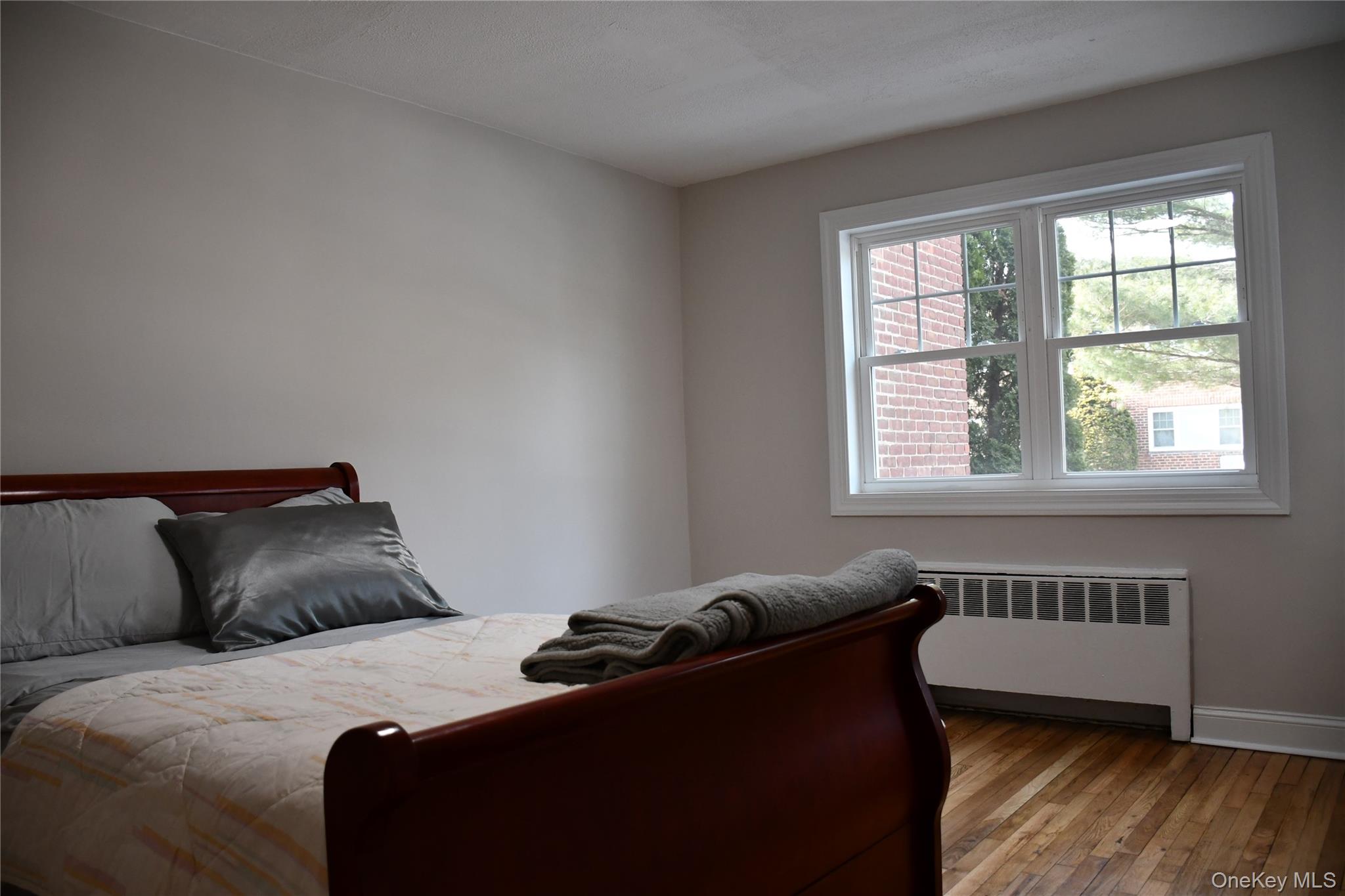 #18 photo, 224-38 Kingsbury Ave, Bayside , NY 11364