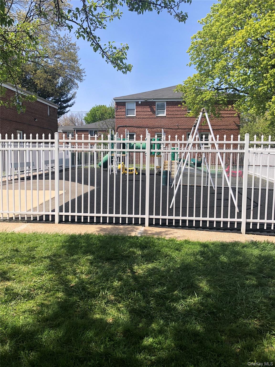 #6 photo, 224-38 Kingsbury Ave, קווינס Bayside , NY 11364