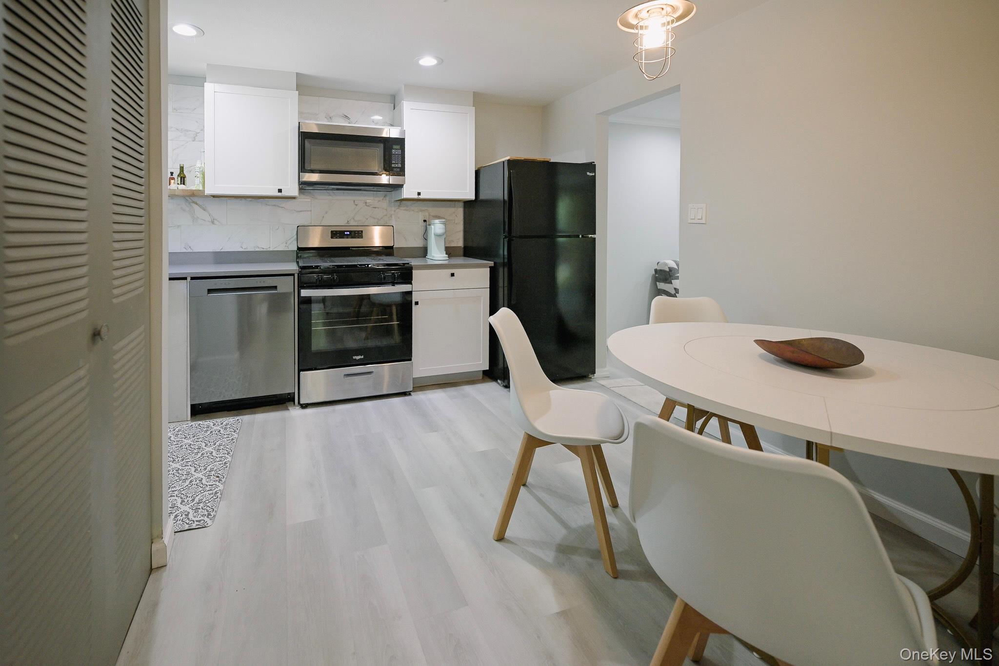 #5 photo, 128 Sagamore Hills Drive, Саффолк ‖ Port Jefferson Station , NY 11776