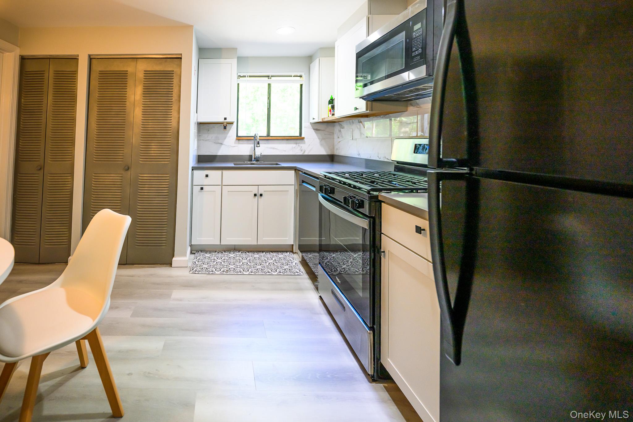 #6 photo, 128 Sagamore Hills Drive, Саффолк ‖ Port Jefferson Station , NY 11776