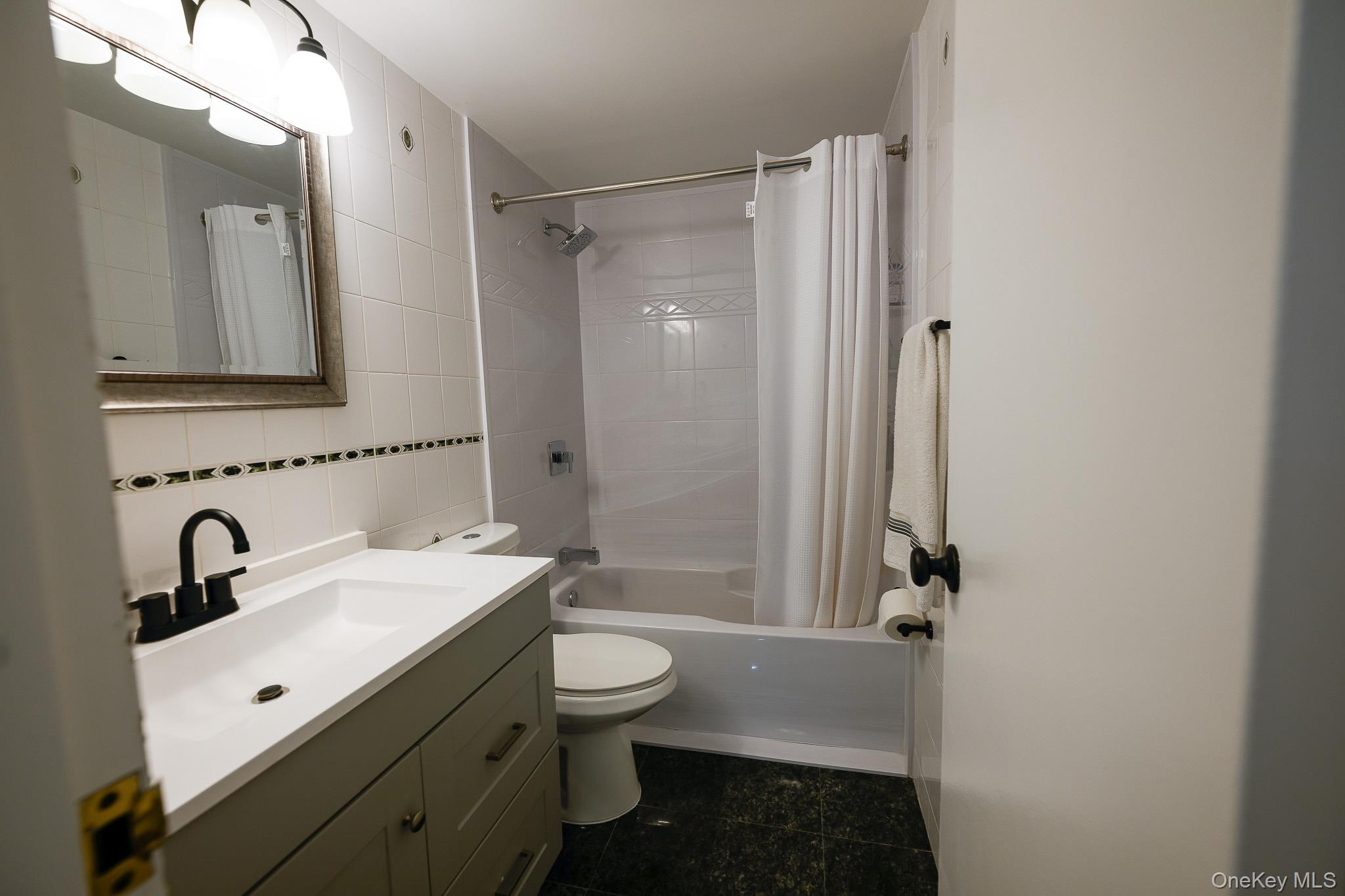 #8 photo, 128 Sagamore Hills Drive, Саффолк ‖ Port Jefferson Station , NY 11776