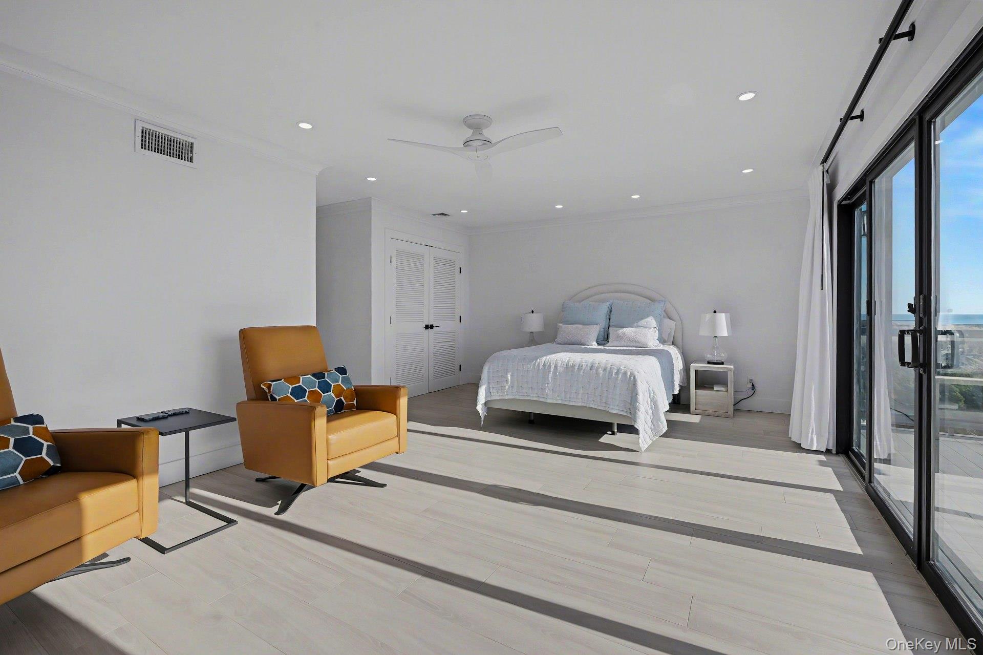 #17 photo, 923 Oceanfront, מחוז נסאו Long Beach , NY 11561