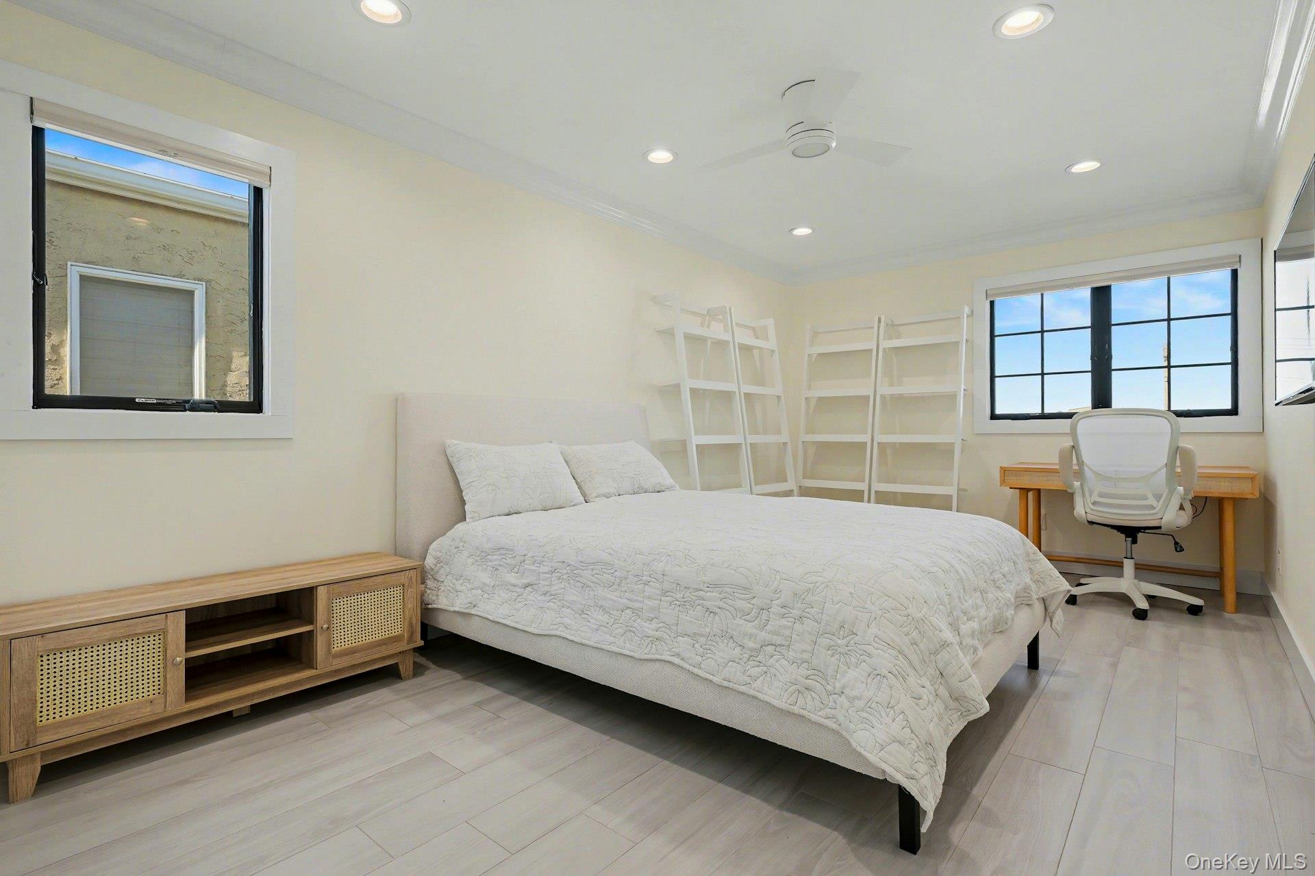 #20 photo, 923 Oceanfront, מחוז נסאו Long Beach , NY 11561