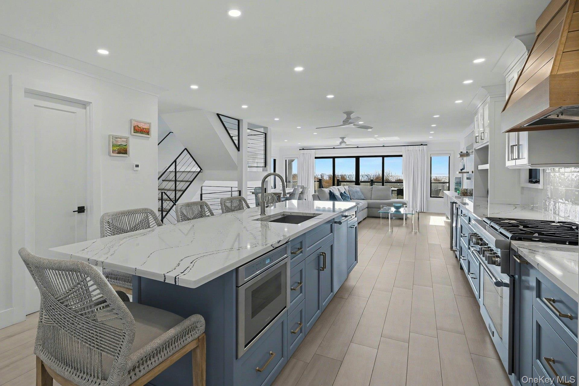 #5 photo, 923 Oceanfront, מחוז נסאו Long Beach , NY 11561