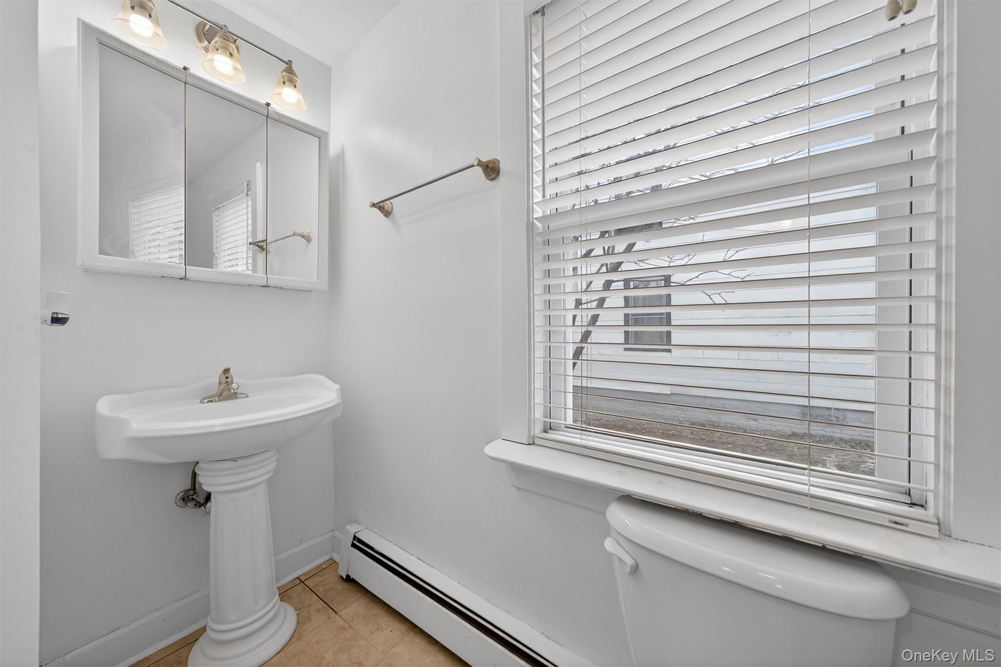 #17 photo, 35 East Avenue, 纽约州 Middletown , NY 10940