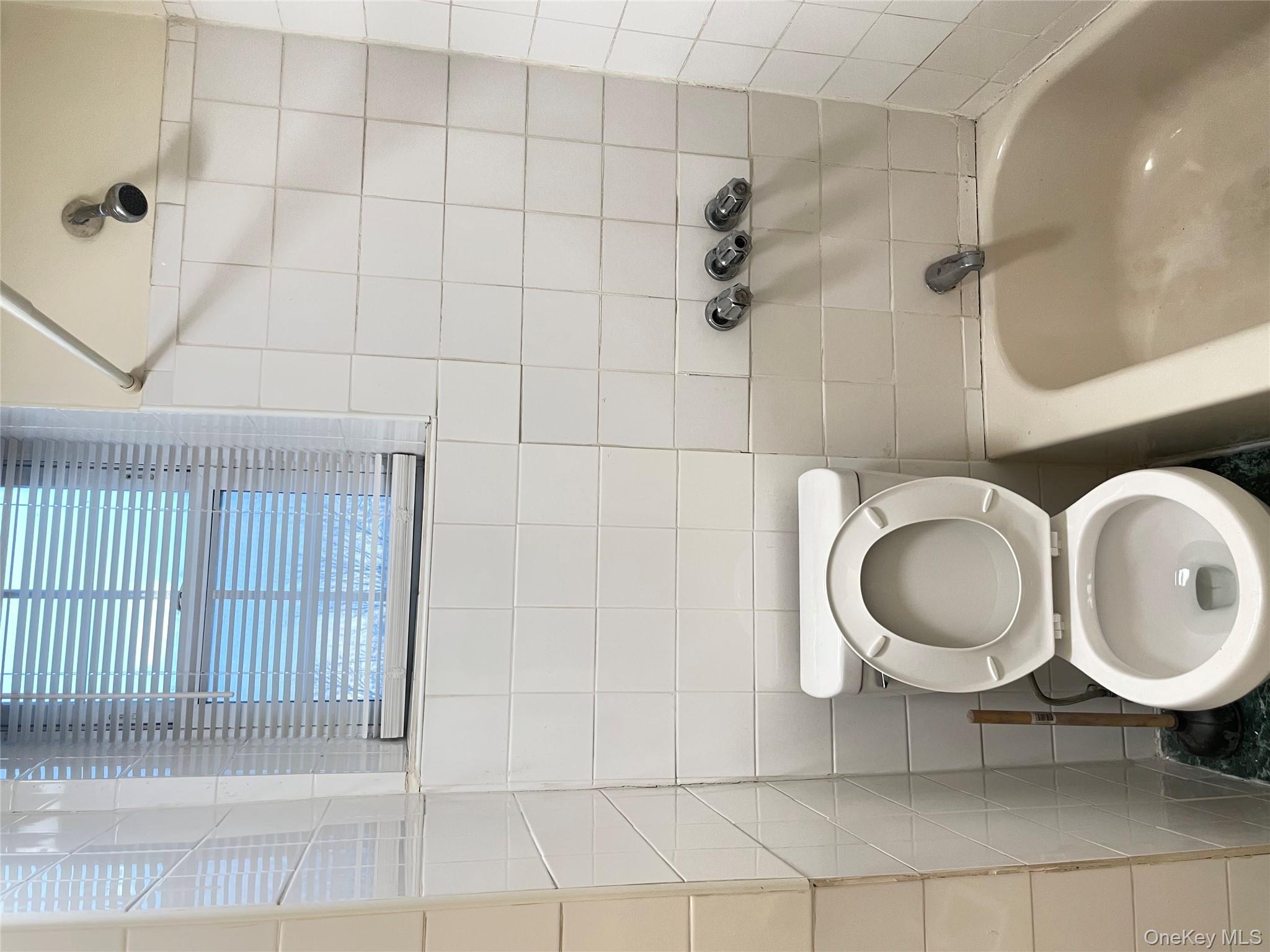 #12 photo, 4433 Carpenter Avenue, Bronx , NY 10470