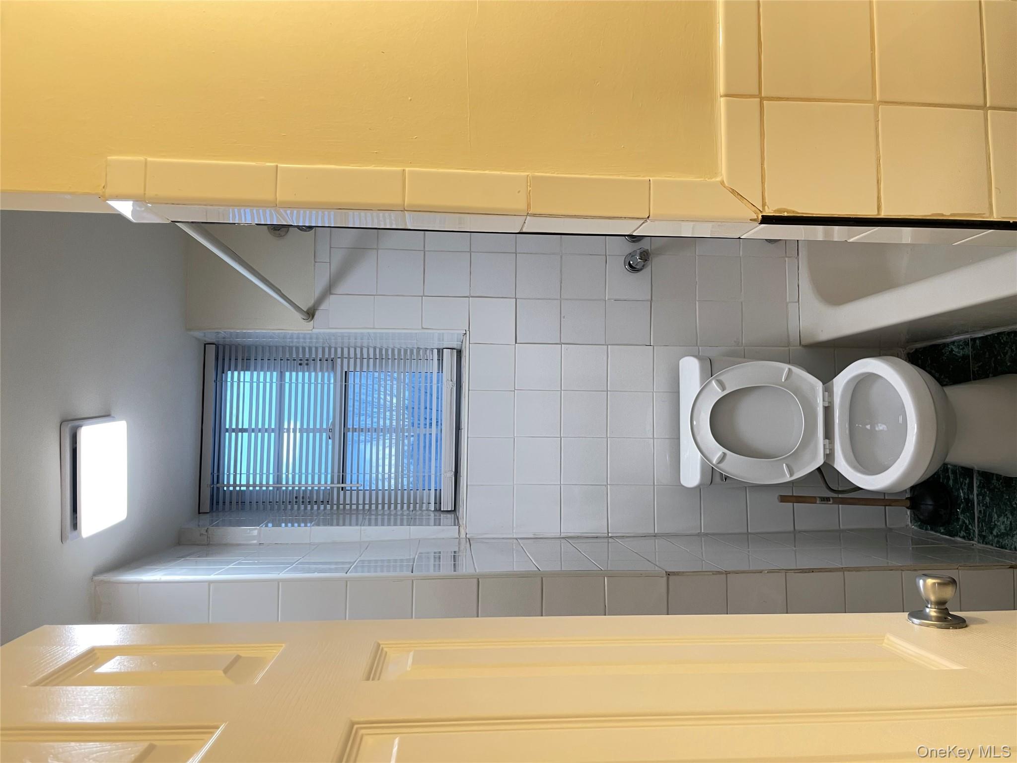 #13 photo, 4433 Carpenter Avenue, Bronx , NY 10470