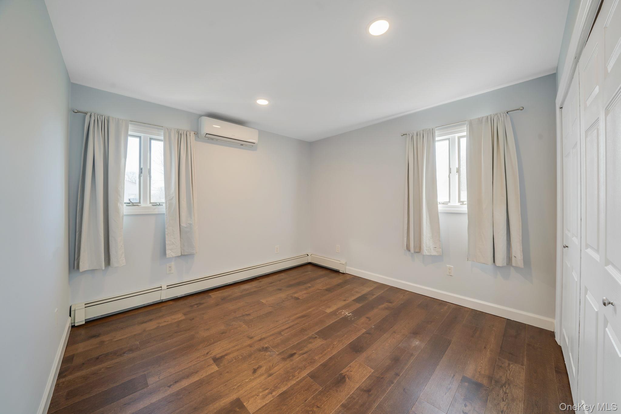 #13 photo, 204 Grove Street, Саффолк ‖ Port Jefferson Station , NY 11776