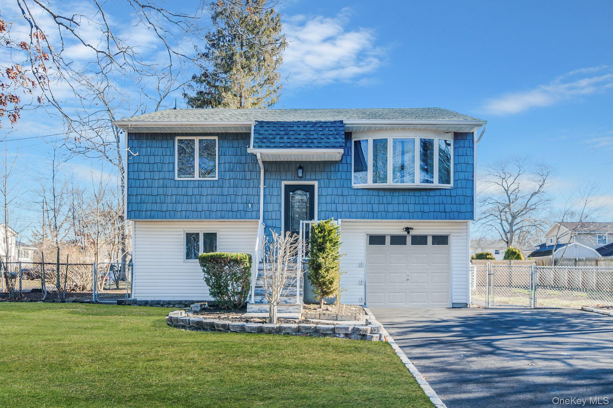 #2 photo, 204 Grove Street, Саффолк ‖ Port Jefferson Station , NY 11776