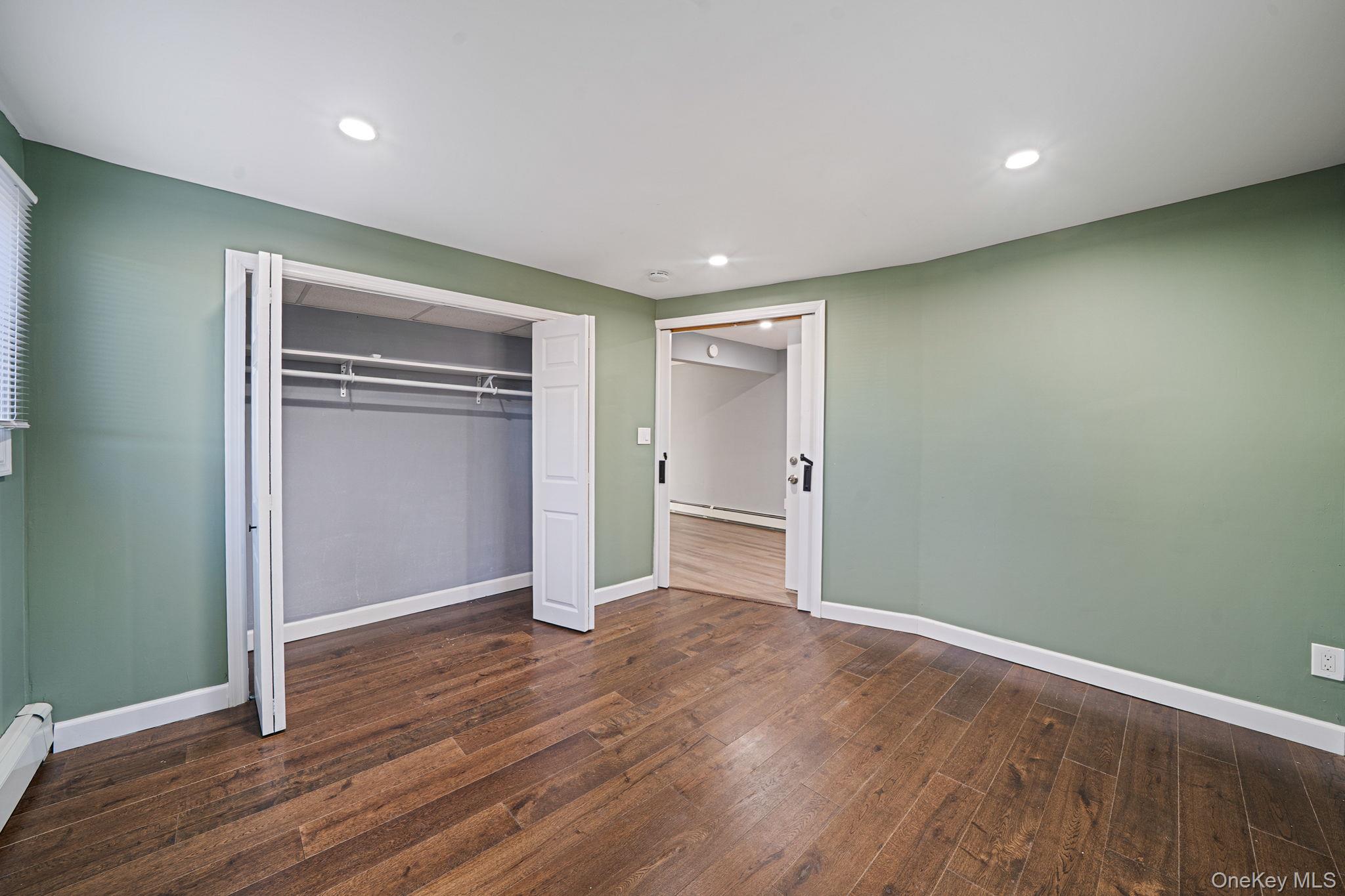 #20 photo, 204 Grove Street, Саффолк ‖ Port Jefferson Station , NY 11776