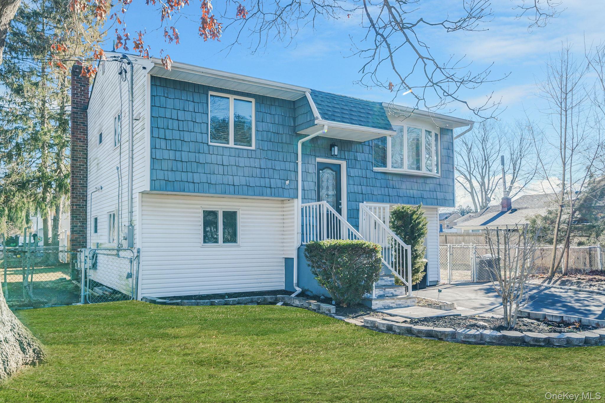 #3 photo, 204 Grove Street, Саффолк ‖ Port Jefferson Station , NY 11776