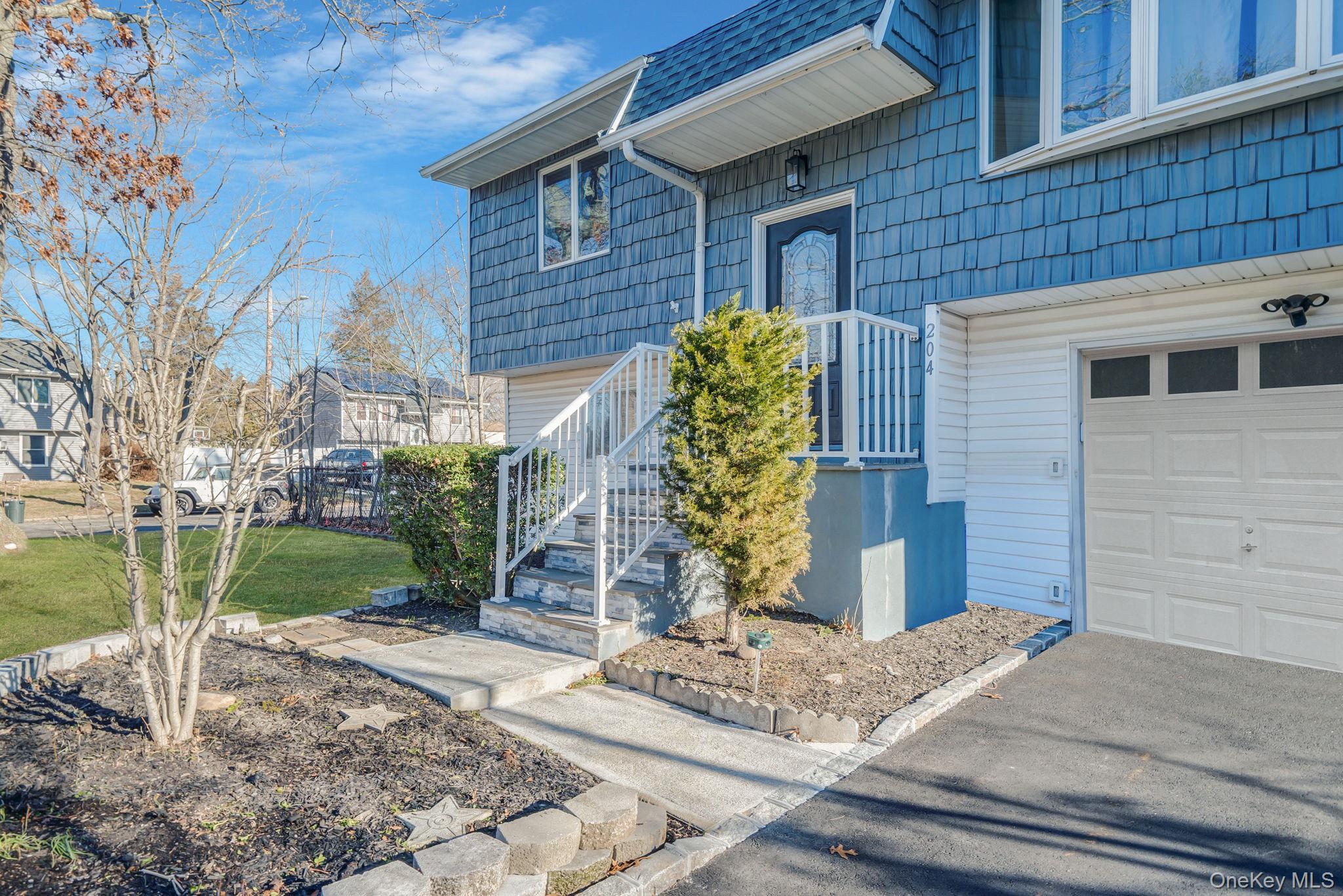 #4 photo, 204 Grove Street, Саффолк ‖ Port Jefferson Station , NY 11776