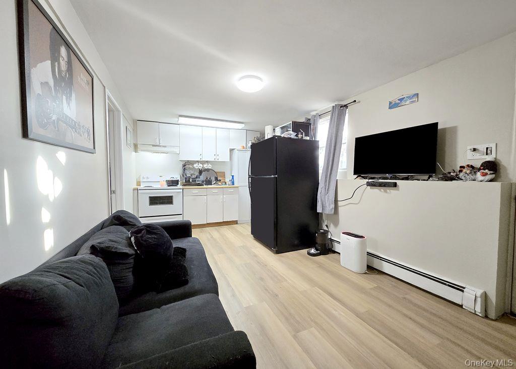 #19 photo, 21A Thorney Avenue, מחוז סאפוק Huntington Station , NY 11746