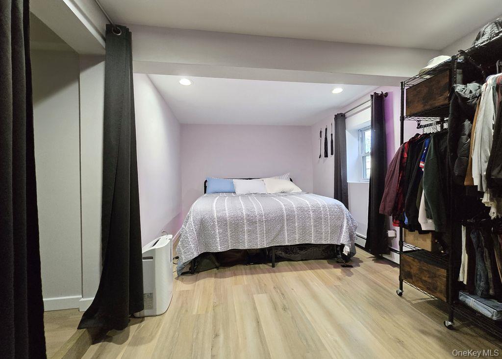 #20 photo, 21A Thorney Avenue, מחוז סאפוק Huntington Station , NY 11746