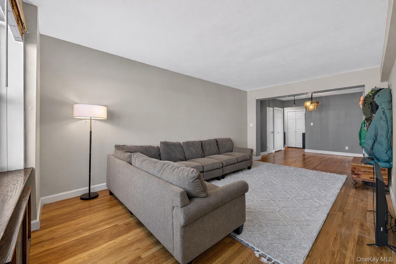 #14 photo, 142-21 26th Street, 플러싱 Flushing , NY 11354