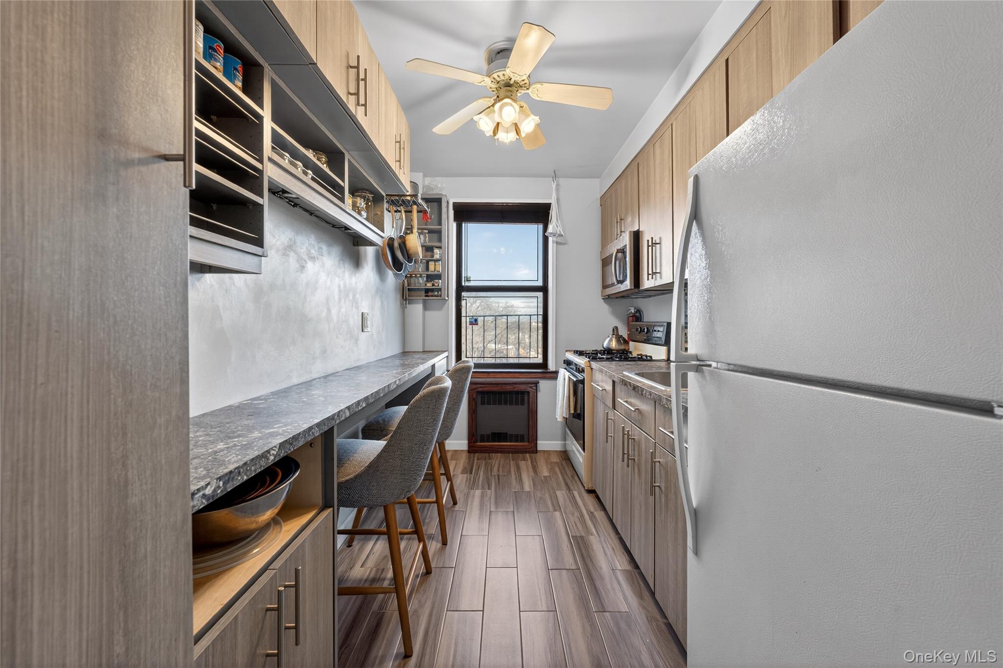 #8 photo, 142-21 26th Street, 플러싱 Flushing , NY 11354