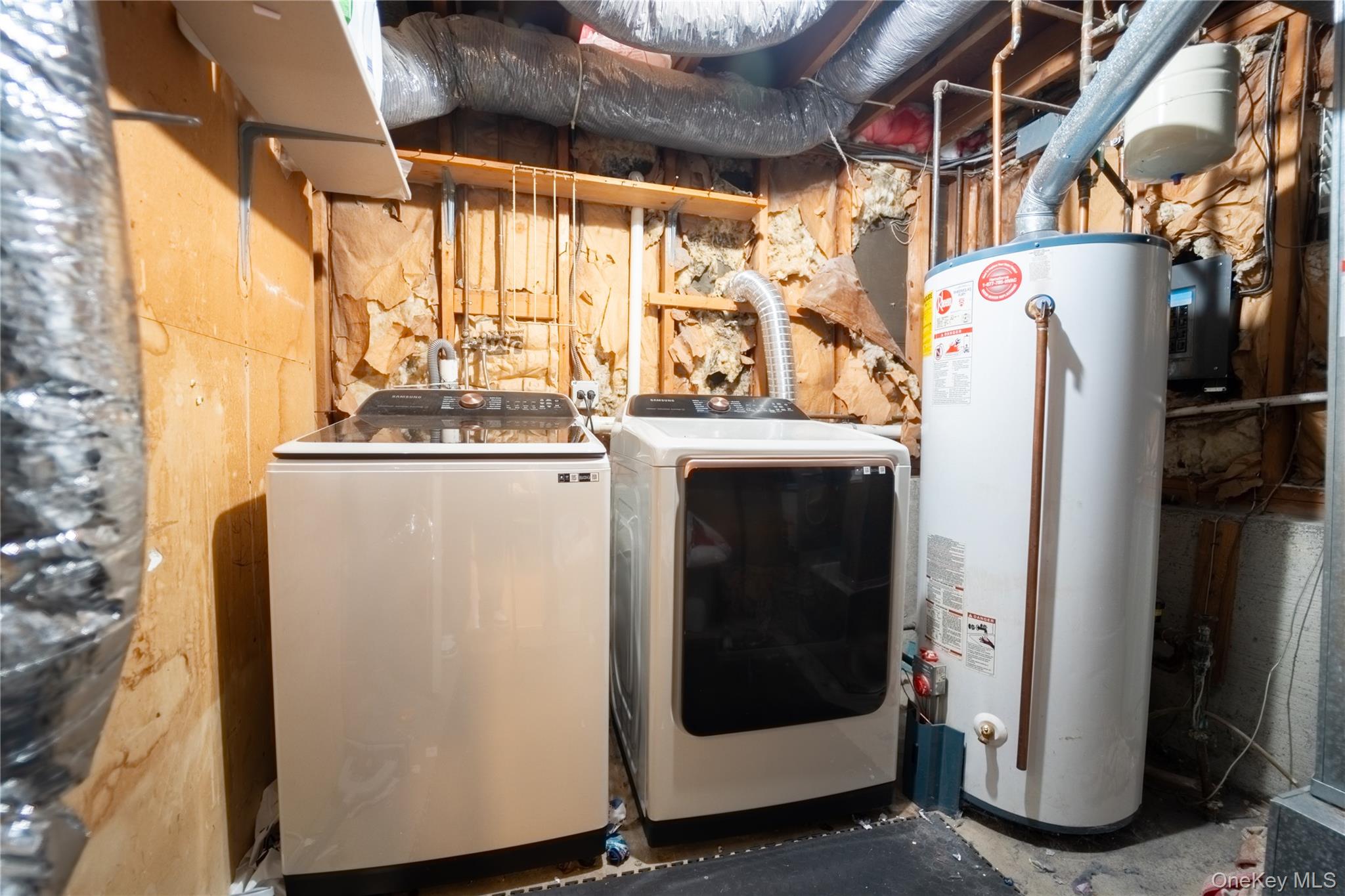 #17 photo, 6 Oxford Street, Islip , NY 11751