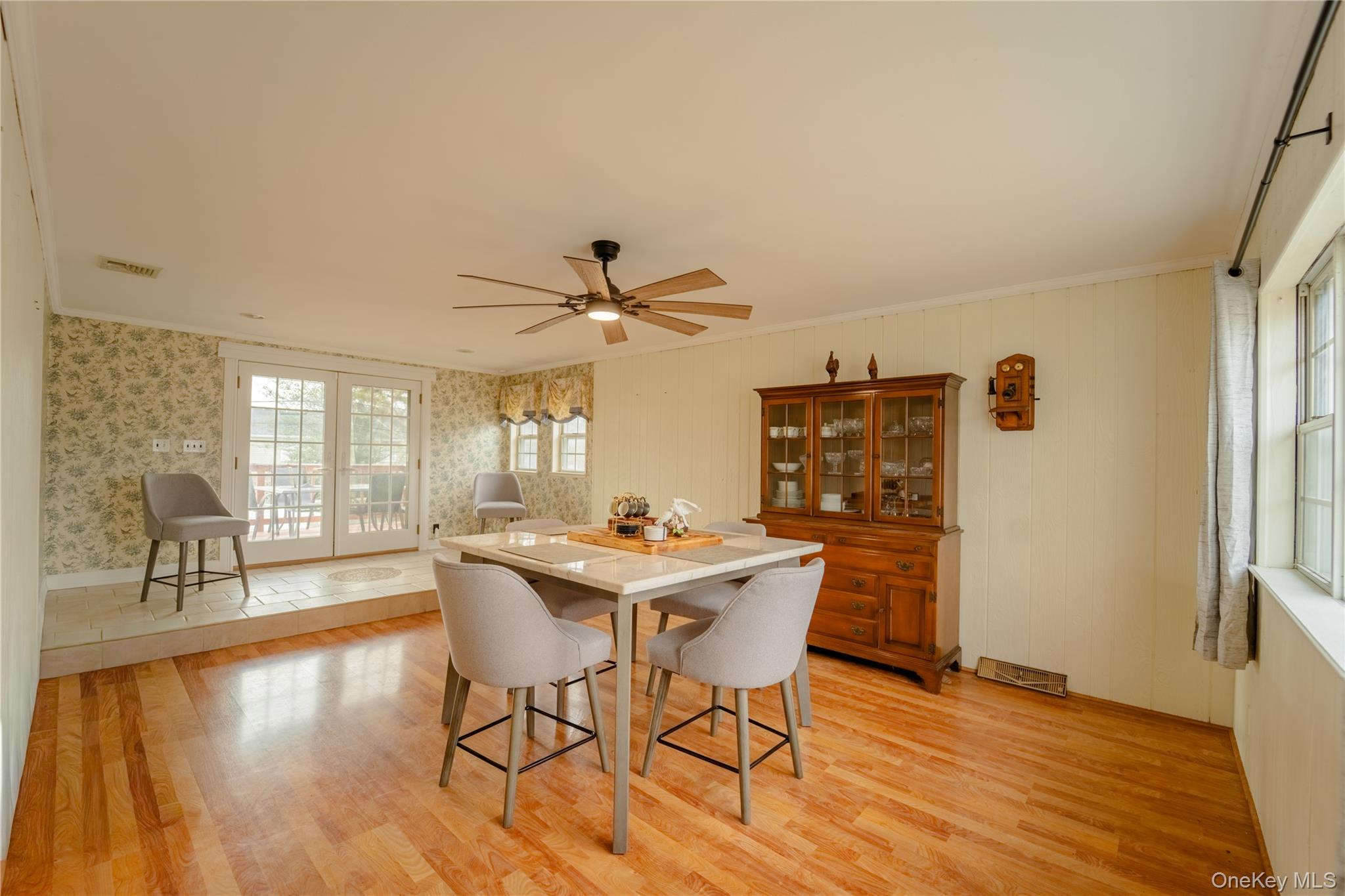 #7 photo, 6 Oxford Street, Islip , NY 11751