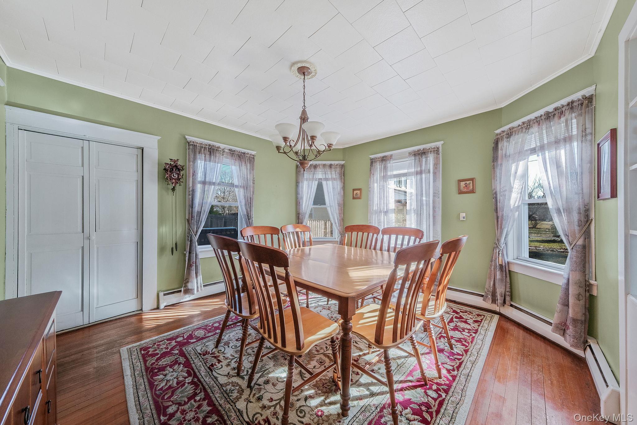 #8 photo, 183 West Avenue, מחוז סאפוק Patchogue , NY 11772