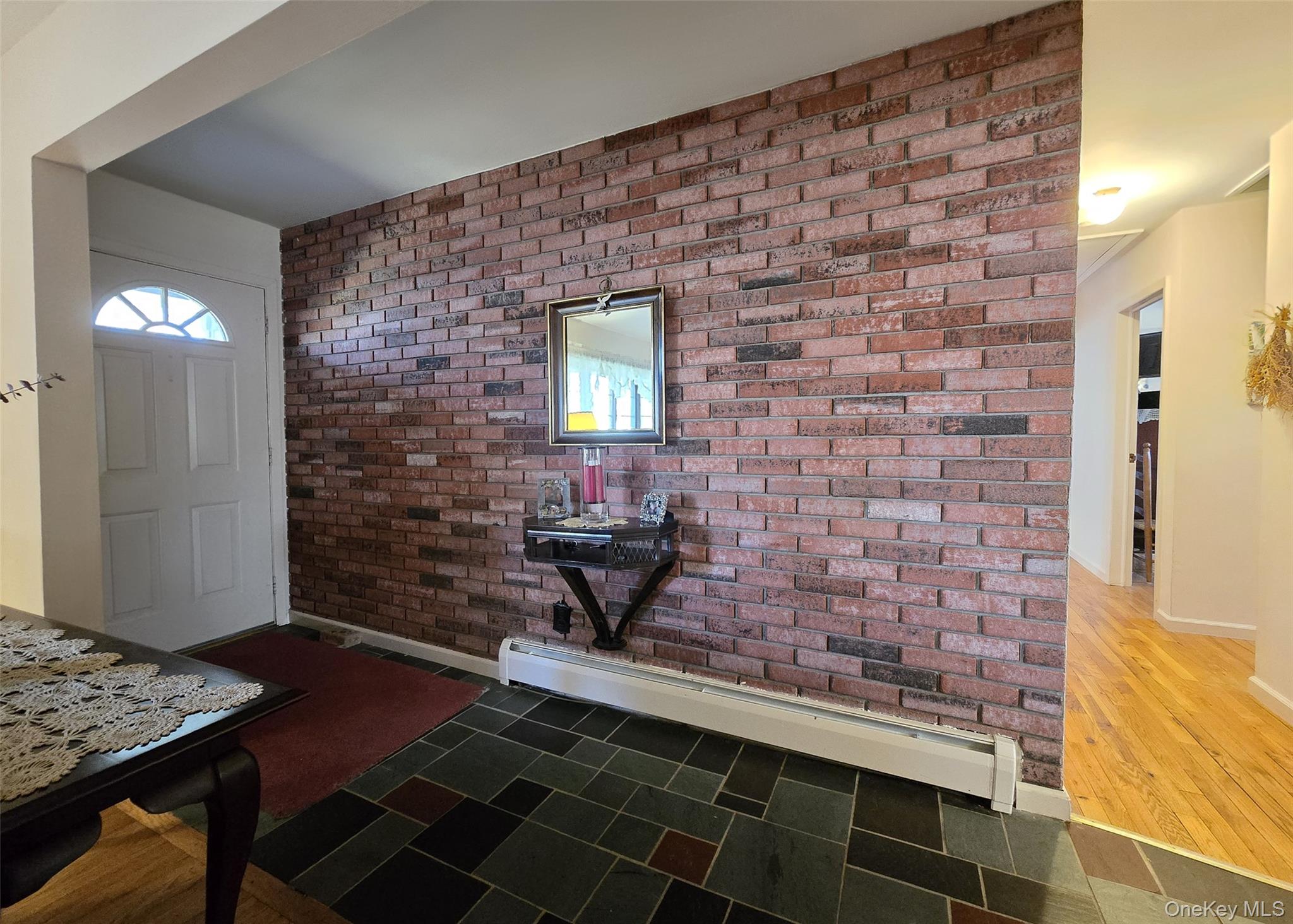 #2 photo, 38 Woodbury Road, Саффолк ‖ Farmingville , NY 11738