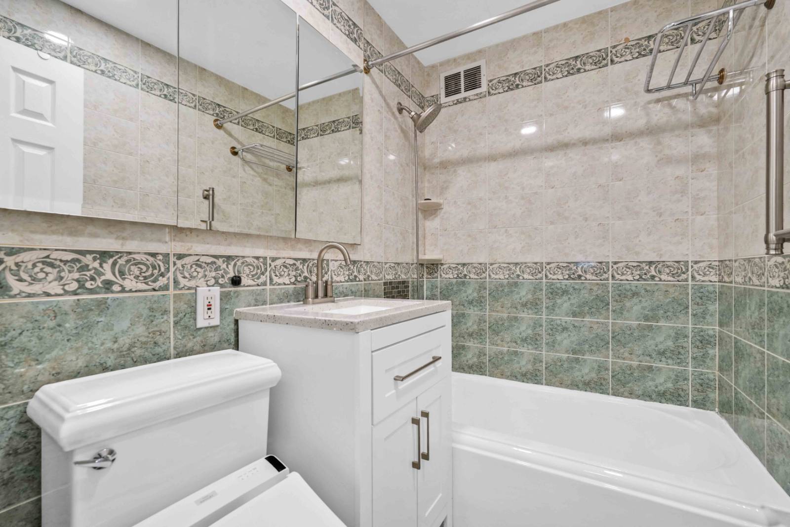 #3 photo, 210-50 41st ave, #1c, Куинс ‖ Bayside , NY 11361