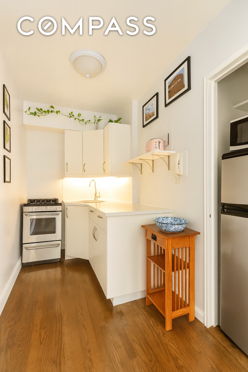 #4 photo, 60 E 9th Street, Greenwich Village , NY 10003